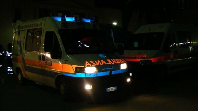 autoambulanza-di-notte Incidente mortale a Citerna, una ragazza di soli 20 anni perde la vita
