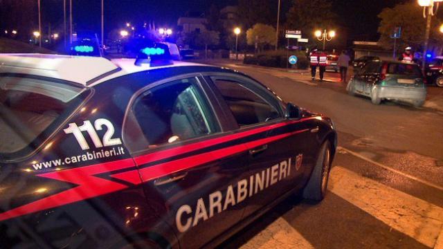 Aggredita con calci e pugni, divieto di avvicinamento per un 48enne