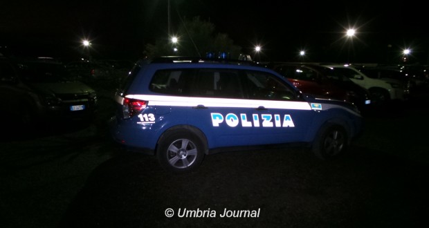 Sequestrato, picchiato e torturato per ore, la polizia arresta tre persone
