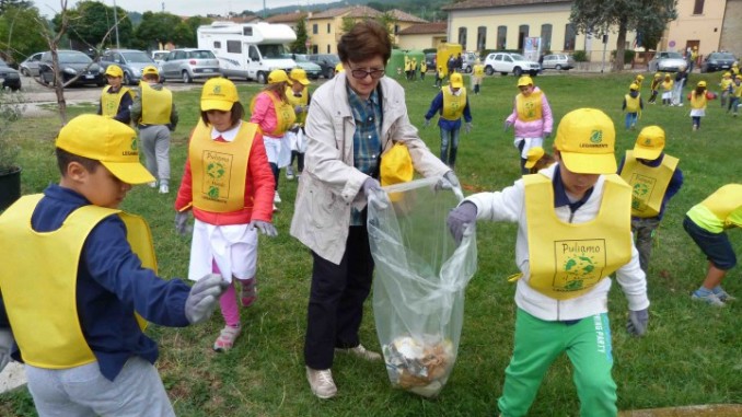 Settanta studenti partecipano a “Puliamo il mondo” a Lerchi