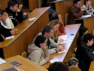 Borse di studio, pubblicato il bando: 10mila euro per gli studenti meritevoli