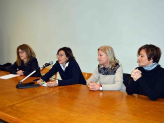 Fiorenza Sarzanini parla di femminicidio al liceo Plinio il Giovane a Castello