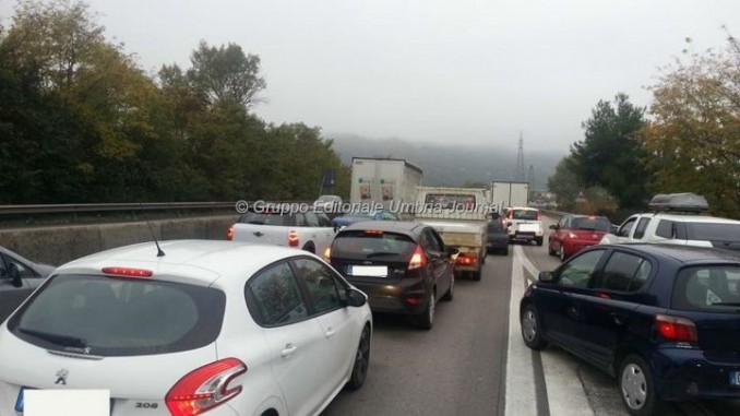 Traffico in tilt sulla E45 per incidente, situazione tornata alla normalità