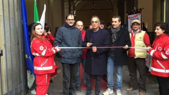 alberovolontariatoina Tanti cittadini sotto l’albero del volontariato