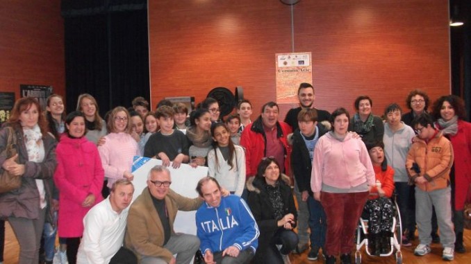 Giornata della disabilità, gli ospiti del centro Arcobaleno incontrano studenti