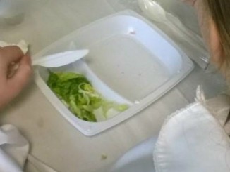 Mense scolastiche Città di Castello, via la plastica