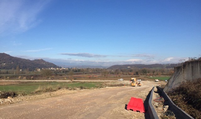 Montone, zona industriale, iniziati lavori strada interna