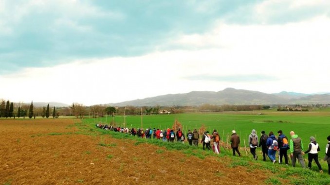 Successo per Slow foot, 100 partecipanti alla "camminata lenta"