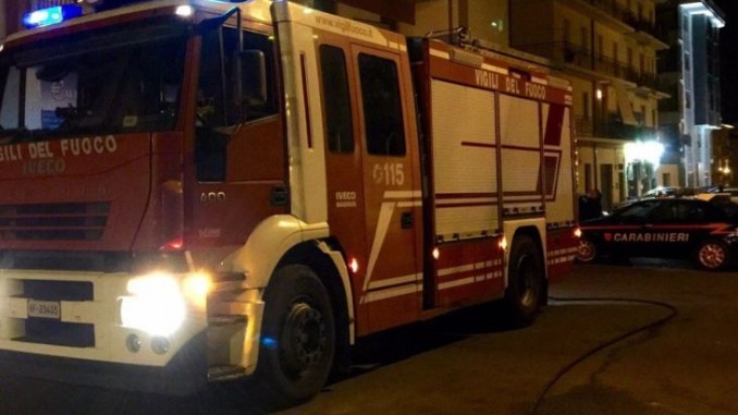 Umbertide, auto in fiamme, era rubata e aveva targhe false