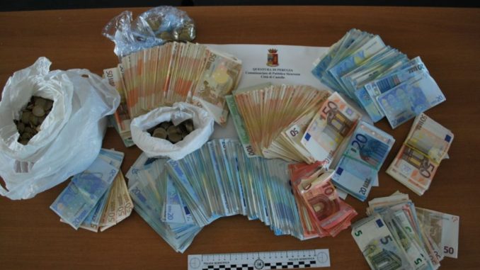 Dipendente infedele ruba incassi della giornata, succede a Città di Castello