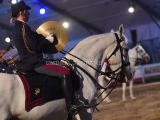 Mostra del Cavallo, la Fanfara della Polizia e gli Aragona’s esaltano