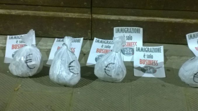 CasaPound: sacchi di soldi davanti a sede Caritas di Città di Castello