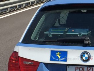 Auto contro mano sulla E45, panico in superstrada a Selci Lama