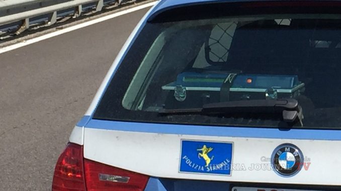 Auto contro mano sulla E45, panico in superstrada a Selci Lama