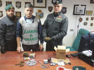 Oltre due chili di hashish sequestrati in una abitazione a Umbertide