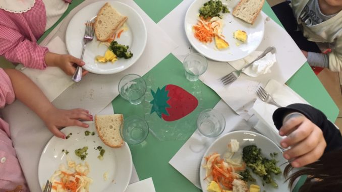 Mense Plastic Free a Città di Castello, via la plastica dai 224mila pasti degli studenti tifernati