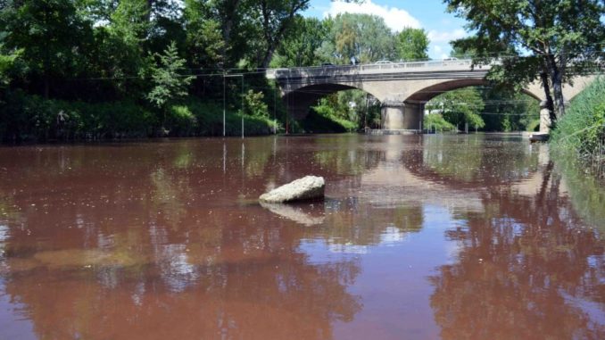 Tevere rosso, colorante alimentare nella rete fognaria, si sta normalizzando