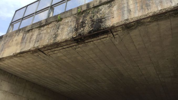 Ferri scoperti su cavalcavia Selci Lama, Mancini allerta polizia municipale