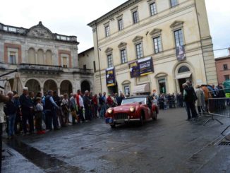 Gran Premio Nuvolari, spettacolare passaggio a Città di Castello dei 315 equipaggi in gara