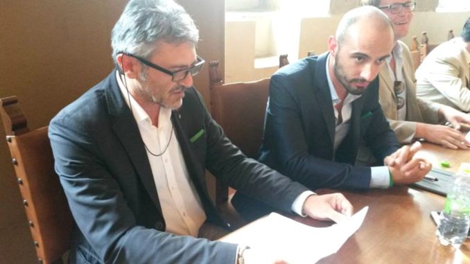 Servizio affissione nel comune di Città di Castello la Lega insorge