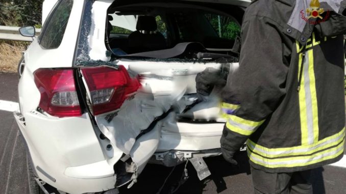Incidente sulla E45 a Umbertide, all'altezza di un cantiere, 6 feriti, grave una donna
