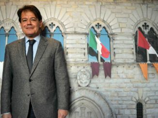 Carenza di servizi spacciati per progressi tecnologici, Giunta al tramonto