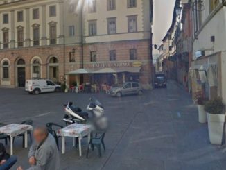 Cialtroni al governo: 7 parcheggi e via la farmacia dalla piazza? Ascoltiamo gli umbertidesi
