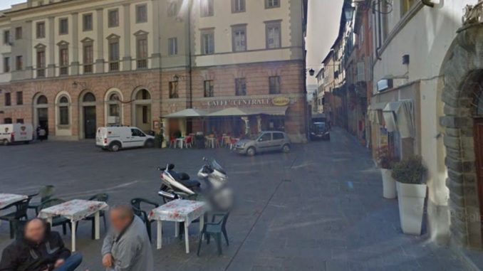 Cialtroni al governo: 7 parcheggi e via la farmacia dalla piazza? Ascoltiamo gli umbertidesi