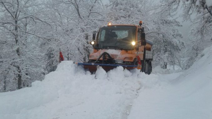 Maltempo Città di Castello, autotreno intraversato a Bocca Serriola