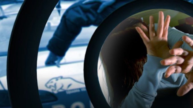 Straniero violento picchia la moglie perché non gli ha preparato il pranzo