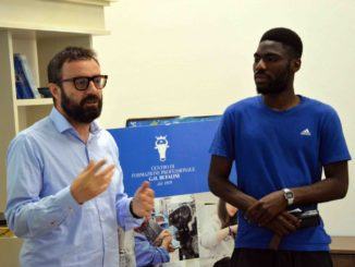 Hassan Ahmed, migrante venuto con barcone vuole diventare imprenditore in Italia