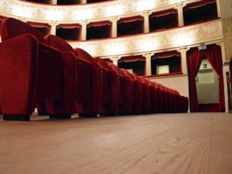 Città di Castello, teatro, lunedì ultimo giorno per gli abbonamenti