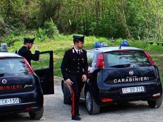 Stava per strangolare la madre di 82 anni arrestato per tentato omicidio