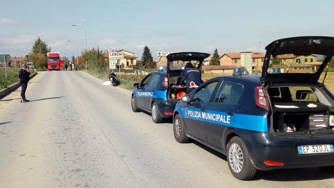 Cade dal motorino e muore sulla Aretina a Lerchi, aveva 43 anni 