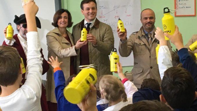 Citerna, borracce agli studenti per un paese “plastic free”