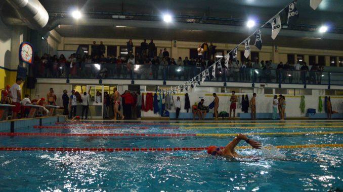 Partita la maratona natatoria della "24 ore di fine anno"