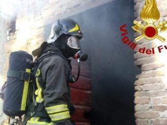Incendio a Santa Caterina Nuvole, a fuoco magazzino di 80 metri quadrati