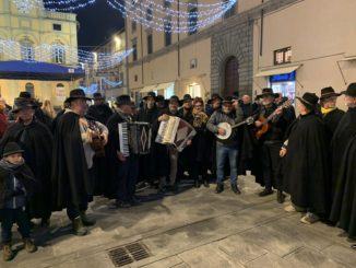 Successo per la Pasquella regalata ogni anno dal rione Mattonata