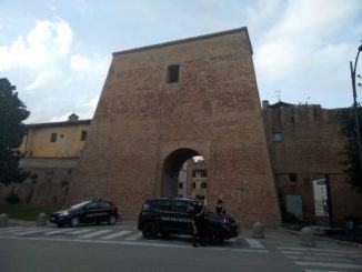 Controlli Covid19, sputa carabiniere e scappa via, fermato