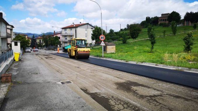 Nuovi asfalti nella parte alta di via Roma a Umbertide