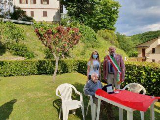 Pietralunga – Cento candeline per Giulio Fiorucci, gli auguri del Sindaco