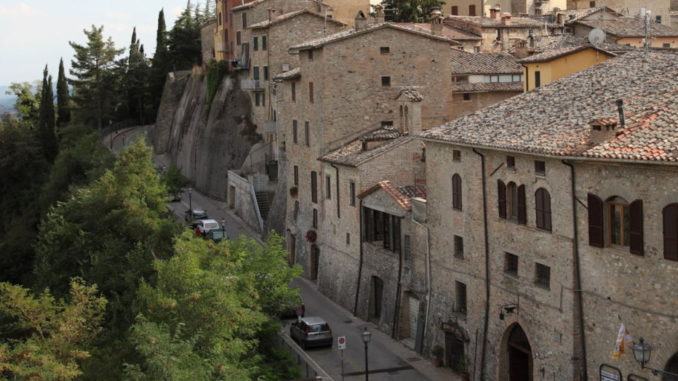 Montone – La magia del cinema e dei giochi all’aperto, il mondo dei bambini