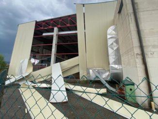 Tromba d'aria in Altotevere, crollo al palazzetto dello sport di Trestina