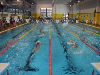 Da lunedì riaprono iscrizioni scuola nuoto Polisport a Castello