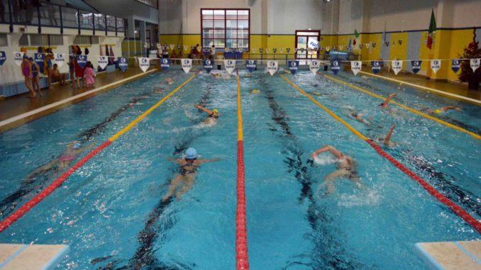 Da lunedì riaprono iscrizioni scuola nuoto Polisport a Castello