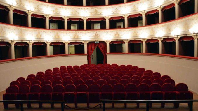 Gli abbonamenti teatro spettacoli rinviati saranno validi anche per il 2021