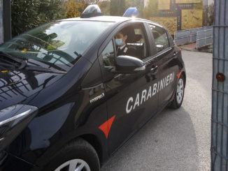 Arrestato 60enne di San Giustino che ha minacciato la figlia con un’ascia