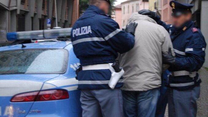Stalker 44enne arrestato dagli Agenti del Commissariato di Città di Castello 