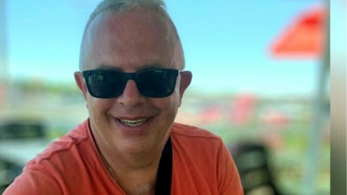 Covid, ex sindaco di Umbertide, Marco Locchi, prenota il vaccino in Toscana: "Ci sono molti posti liberi" Covid, ex sindaco di Umbertide, Marco Locchi, prenota il vaccino in Toscana: "Ci sono molti posti liberi"