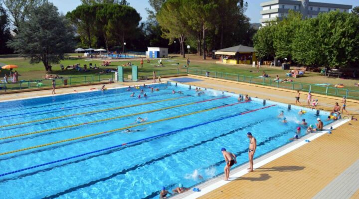 Città di Castello, piscina comunale fa il pieno di utenti